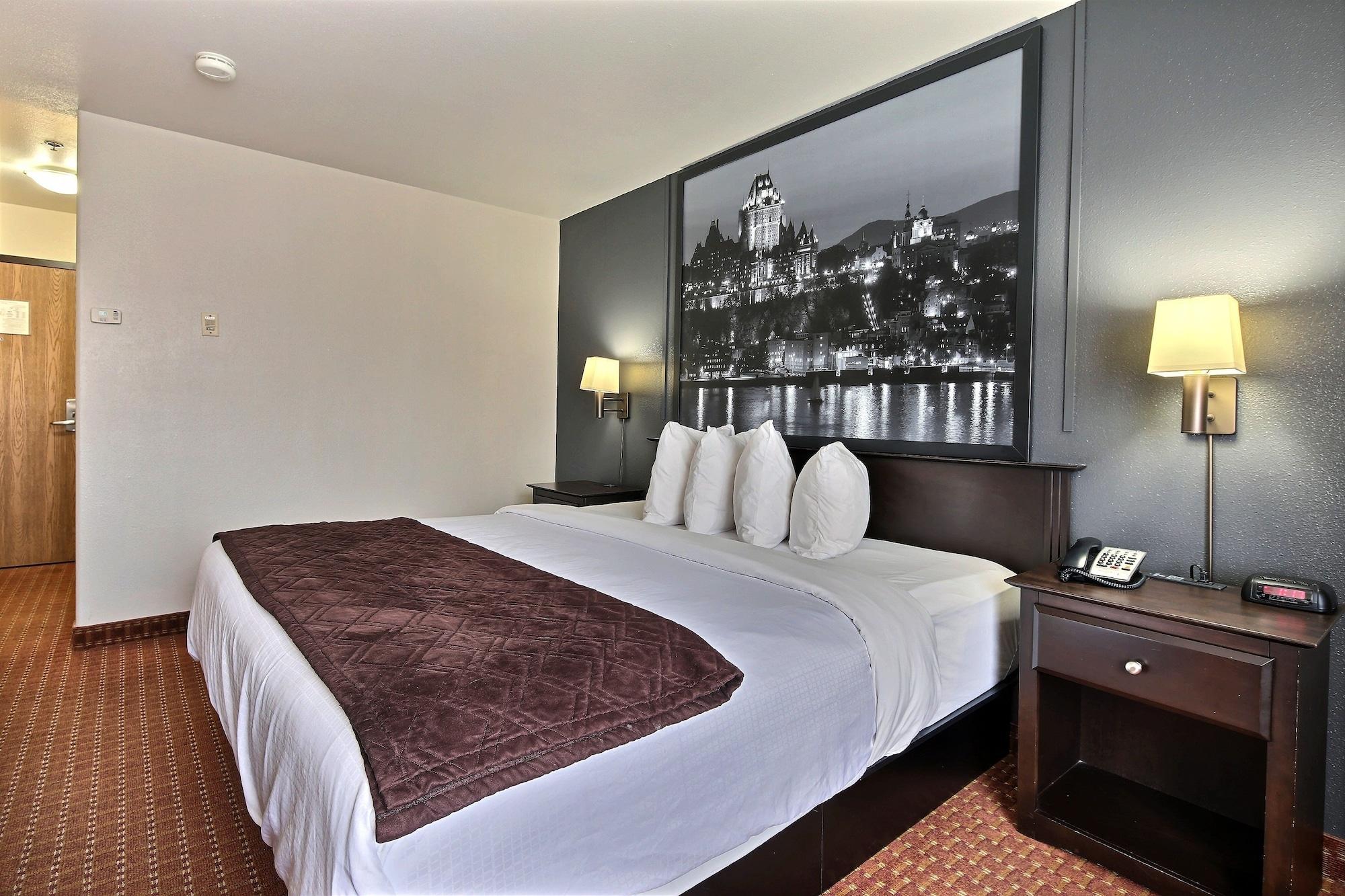 Super 8 By Wyndham Quebec City Exterior photo