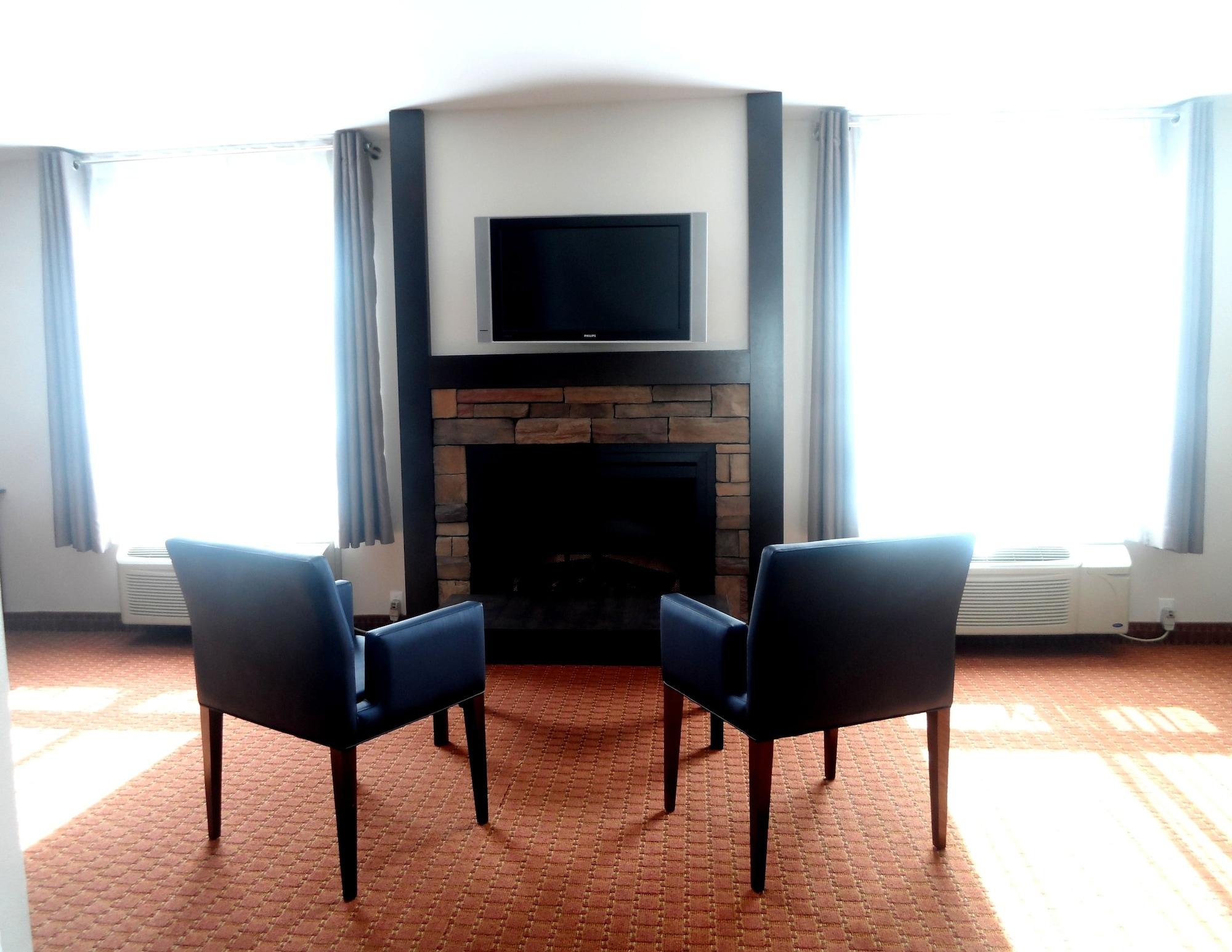 Super 8 By Wyndham Quebec City Exterior photo