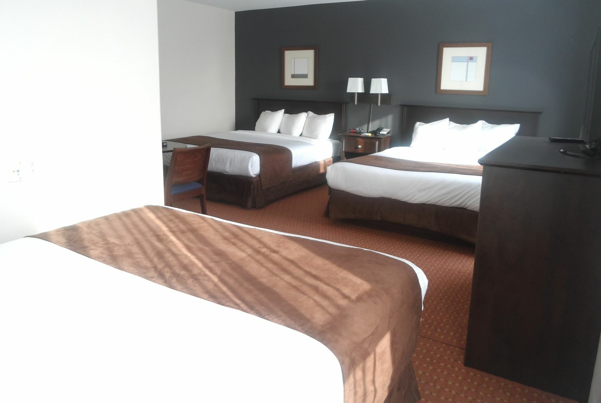 Super 8 By Wyndham Quebec City Exterior photo