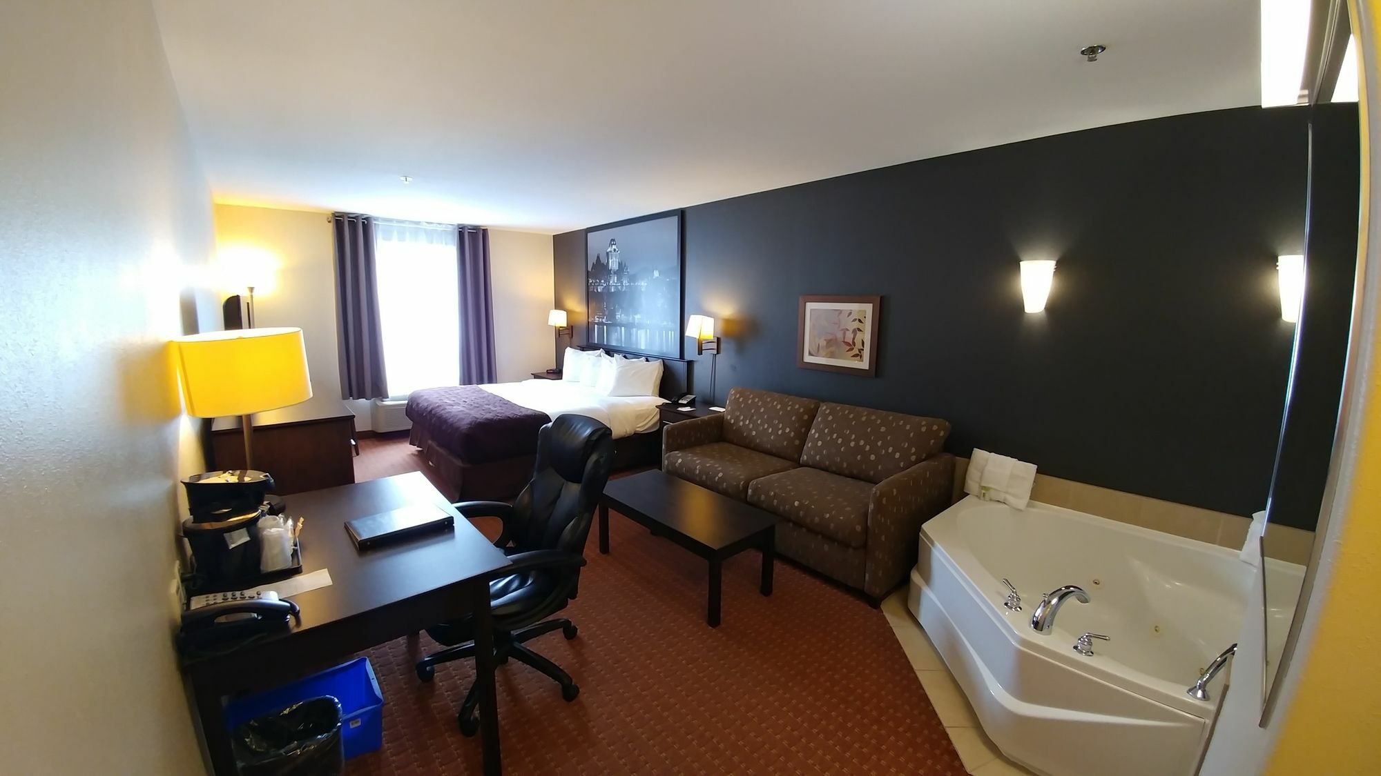 Super 8 By Wyndham Quebec City Exterior photo